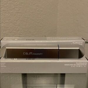 r.e.m. beauty Mascara